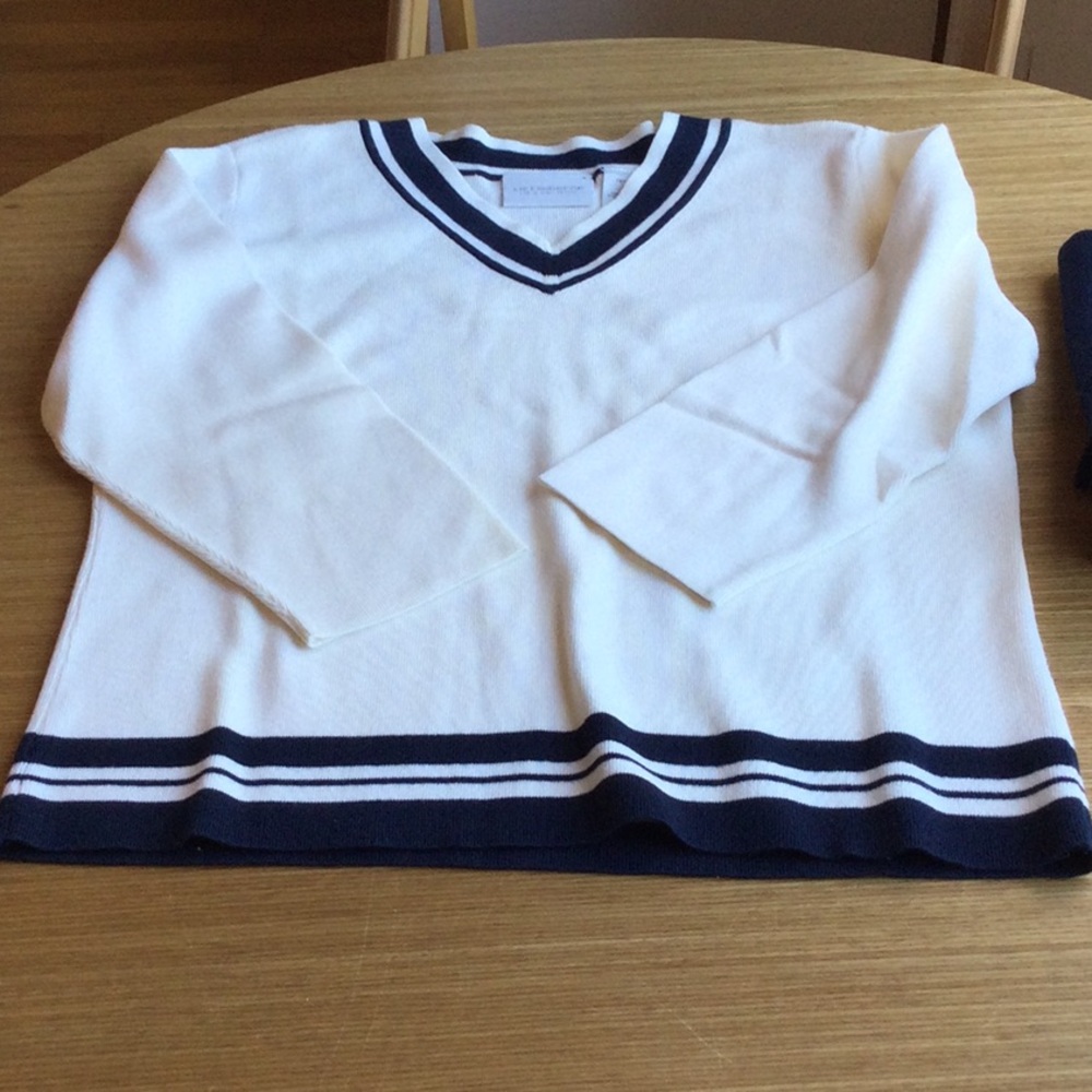 Liz Claiborne White Sweater & Navy Pant Set